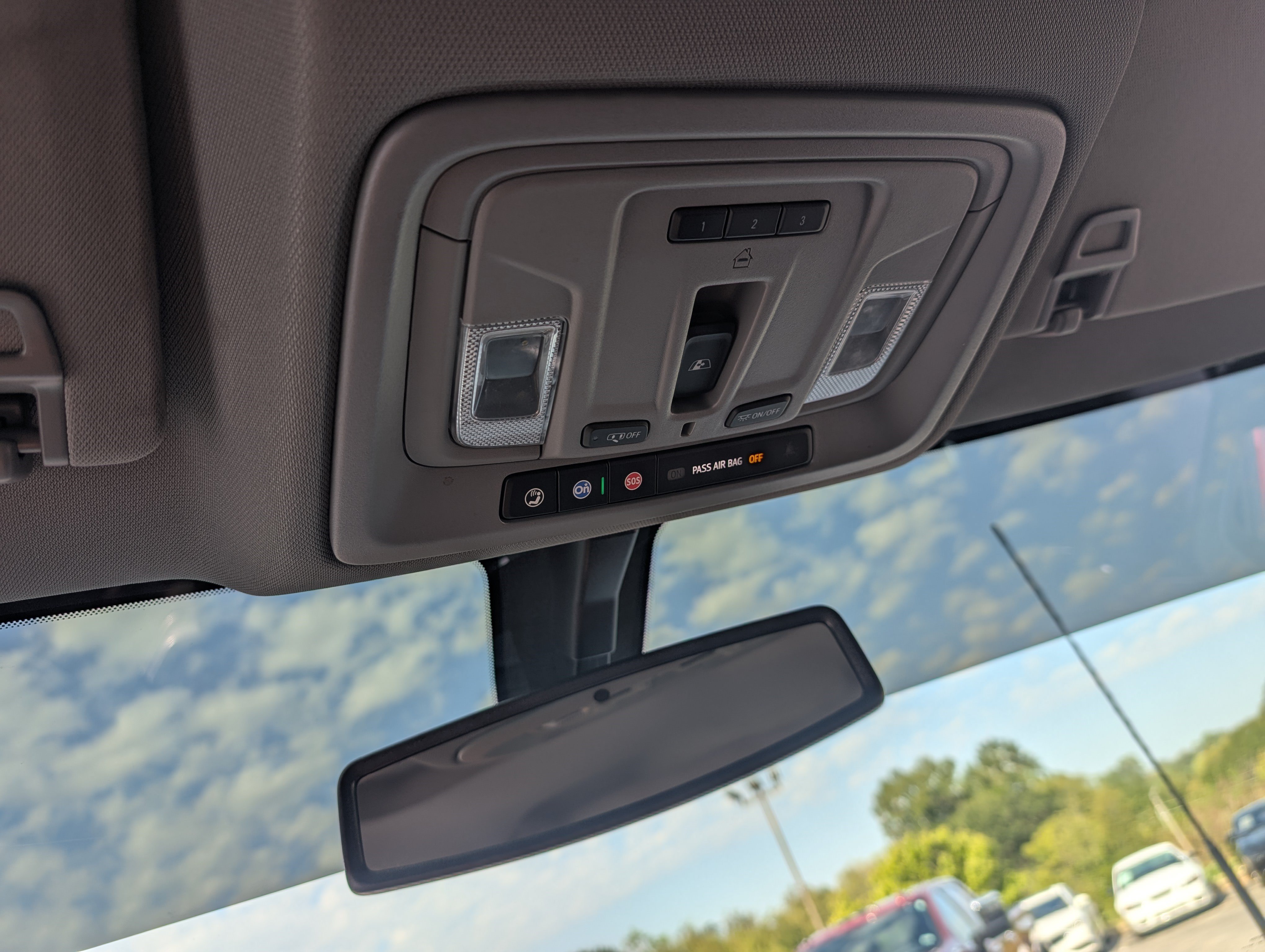 Used 2022 Chevrolet Silverado 2500 LTZ w/ LTZ Plus Package AWD/4WD image 29