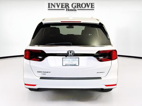 Used 2024 Honda Odyssey Sport image 6