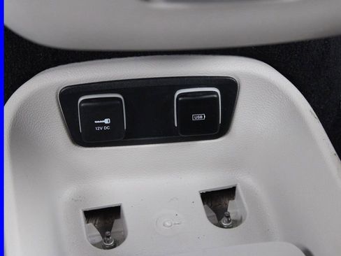 Used 2018 Chrysler Pacifica Touring-L Plus image 46