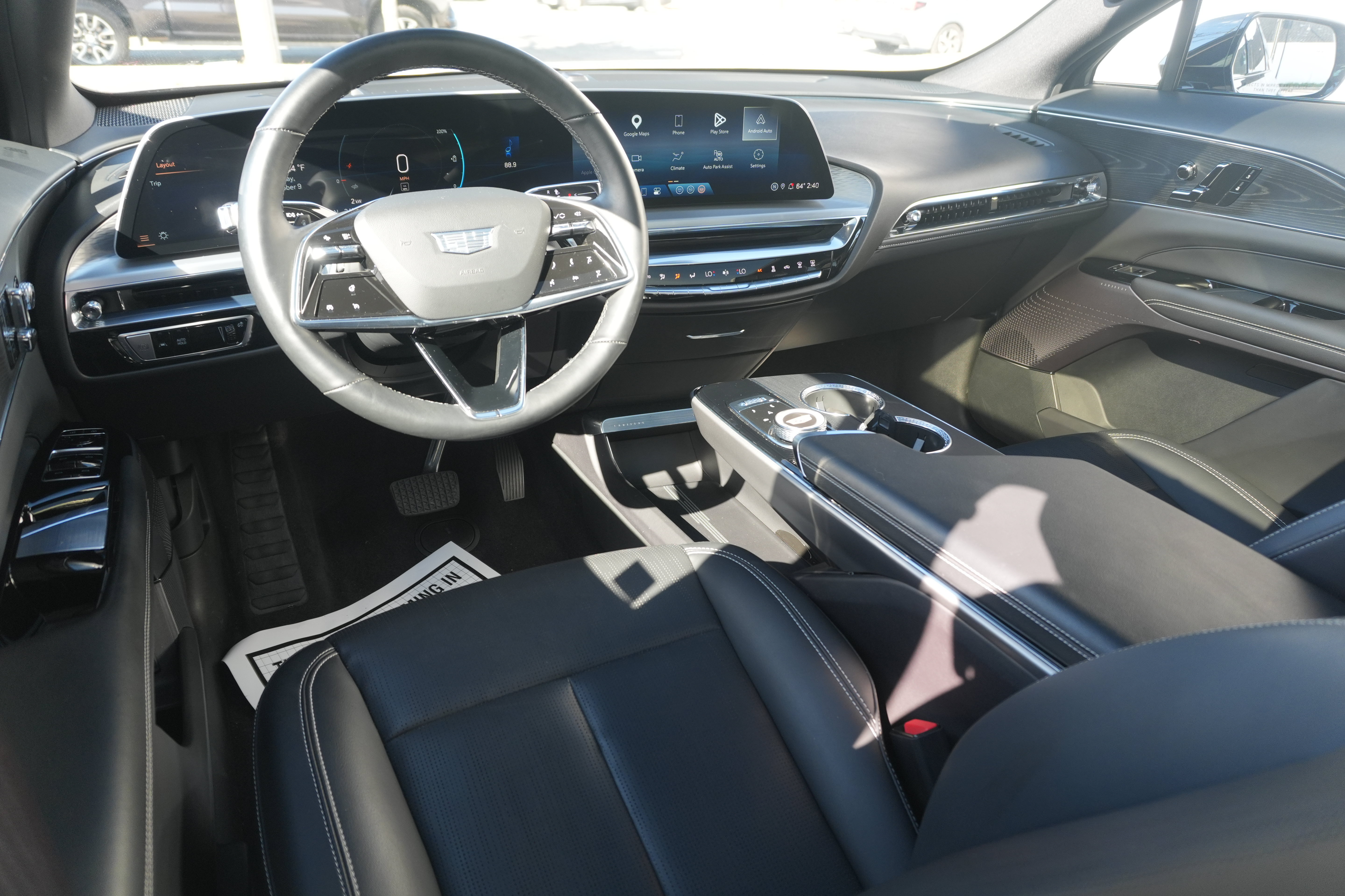 Used 2024 Cadillac Lyriq Sport w/ LPO, Floor Liner Package AWD/4WD image 33