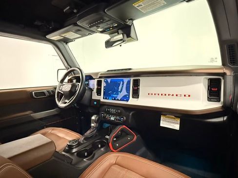 Used 2023 Ford Bronco Heritage Edition image 26