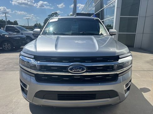 Used 2024 Ford Expedition Limited RWD image 2