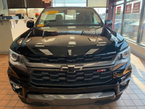 Used 2022 Chevrolet Colorado Z71 w/ Safety Package AWD/4WD image 5