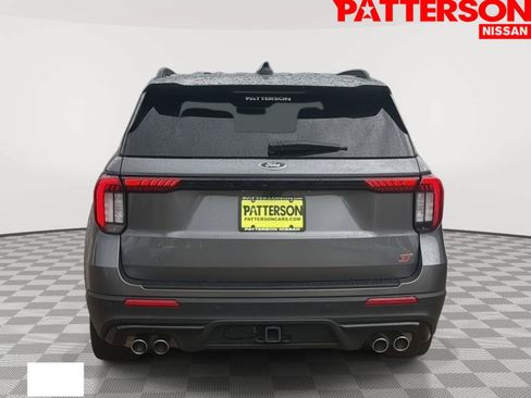 Used 2025 Ford Explorer ST RWD image 3