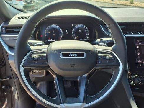 New 2025 Jeep Grand Cherokee L Altitude image 12