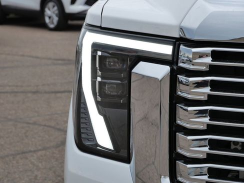 New 2026 GMC Sierra 3500 Denali w/ Denali Reserve Package AWD/4WD image 4