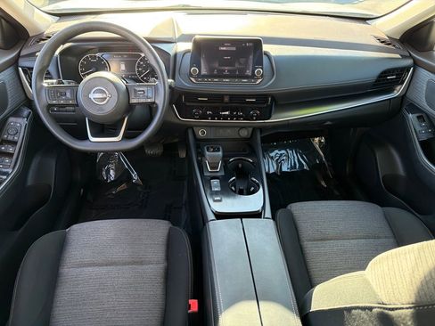 Used 2023 Nissan Rogue SV image 15
