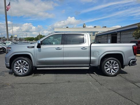 Used 2024 GMC Sierra 1500 Denali w/ Denali Reserve Package AWD/4WD image 6