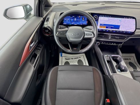 Used 2025 Chevrolet Equinox EV RS FWD image 23