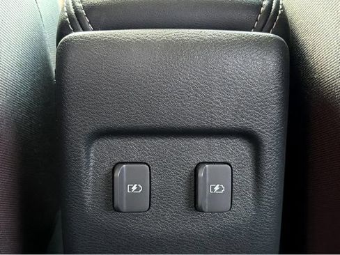 Certified 2024 Nissan Kicks SR FWD image 27