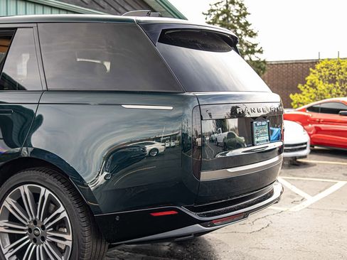 Used 2023 Land Rover Range Rover Long Wheelbase SE AWD/4WD image 13