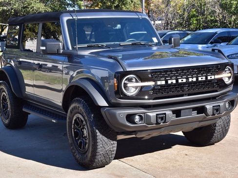 Used 2023 Ford Bronco Wildtrak image 4