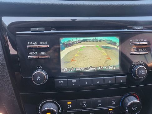 Used 2017 Nissan Rogue S w/ S Appearance Package FWD image 25