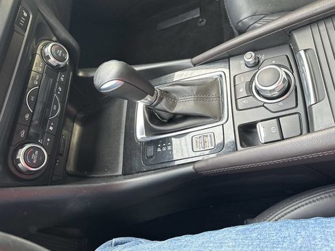 Used 2017 MAZDA MAZDA3 Touring FWD image 18