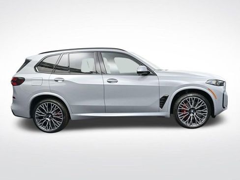 New 2026 BMW X5 xDrive40i w/ M Sport Package AWD/4WD image 3