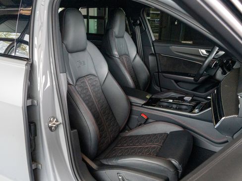 Used 2021 Audi RS 6 image 32