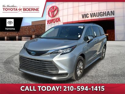 Used 2022 Toyota Sienna LE