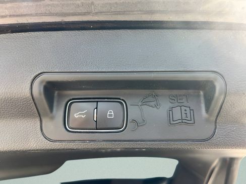 Used 2020 Ford Explorer Limited AWD/4WD image 12