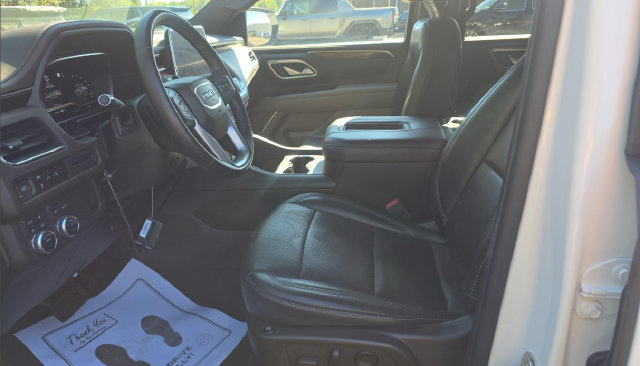 Used 2023 GMC Yukon XL SLE w/ Gmc Pro Safety Plus Package AWD/4WD image 8