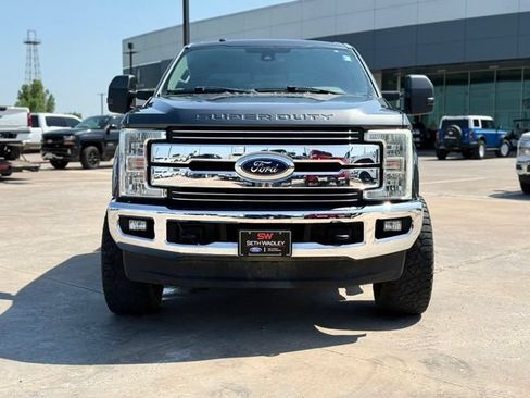 Used 2017 Ford F250 Lariat w/ Lariat Ultimate Package AWD/4WD image 3