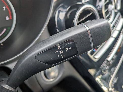 Used 2018 Mercedes-Benz C 350e Sedan image 15