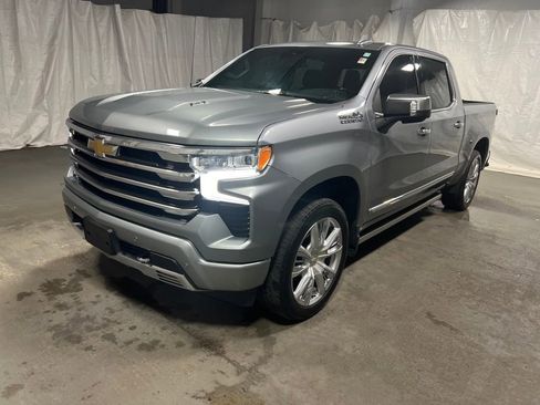 Used 2023 Chevrolet Silverado 1500 High Country w/ High Country Premium Package AWD/4WD image 3