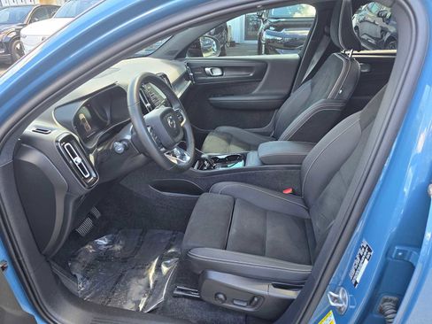 Certified 2023 Volvo C40 P8 Recharge Ultimate AWD/4WD image 21