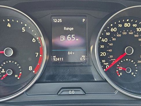 Used 2019 Volkswagen Tiguan SE w/ Panoramic Sunroof Package AWD/4WD image 10