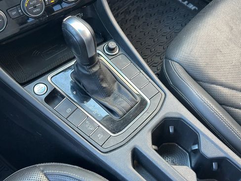 Used 2020 Volkswagen Jetta SEL Premium image 17