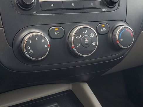 Used 2016 Kia Forte LX FWD image 19