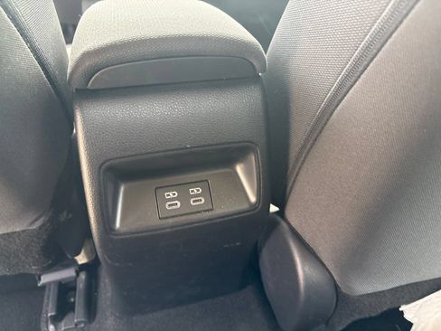 Used 2025 Toyota Corolla LE FWD image 21