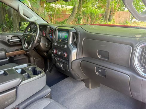Used 2022 Chevrolet Silverado 1500 LT AWD/4WD image 25