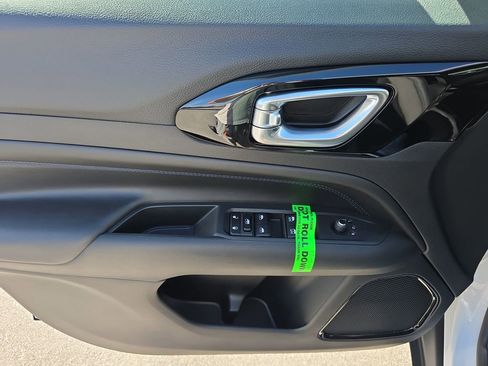 New 2026 Jeep Compass Latitude AWD/4WD image 18