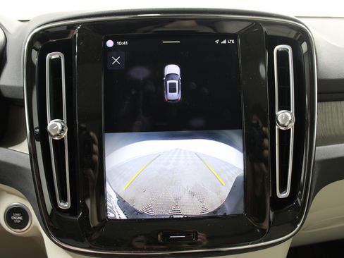 Used 2023 Volvo XC40 B5 Plus w/ Driver Assist Package AWD/4WD image 15