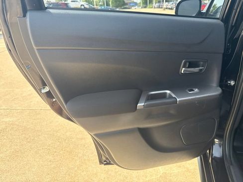 Used 2019 Mitsubishi Outlander Sport SE AWD/4WD image 17