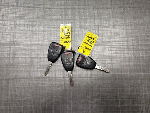 Used 2013 Jeep Wrangler Unlimited Sahara w/ Connectivity Group AWD/4WD image 9