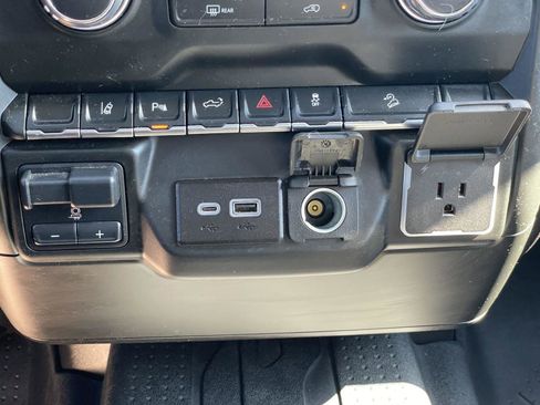 Used 2024 Chevrolet Silverado 2500 Custom w/ Custom Value Package image 23