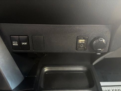 Used 2017 Toyota RAV4 LE w/ Carpet Mat Package image 53