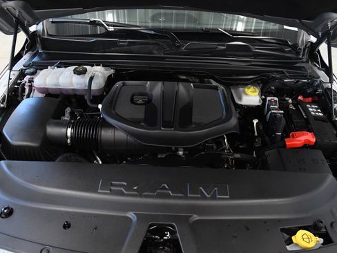 Used 2025 RAM 1500 Laramie AWD/4WD image 43