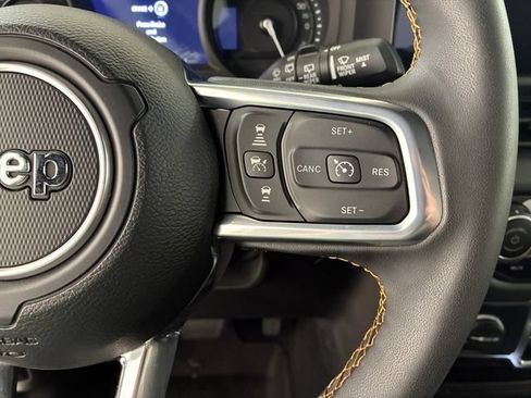 Used 2024 Jeep Wrangler Unlimited Sahara w/ Technology Group AWD/4WD image 24