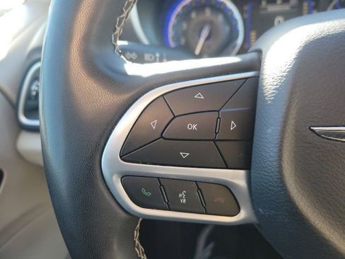 Used 2023 Chrysler Voyager LX image 13