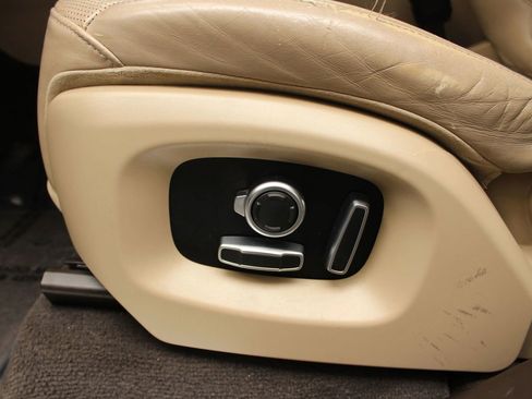 Used 2016 Land Rover Range Rover Sport HSE image 16