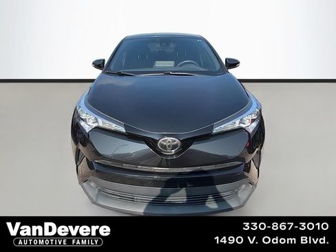 Used 2019 Toyota C-HR XLE FWD image 1