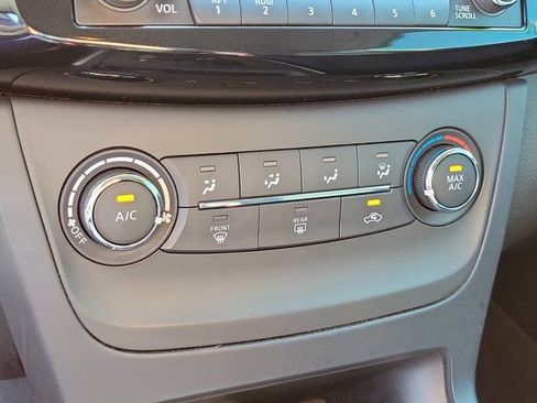 Used 2017 Nissan Sentra SV image 28