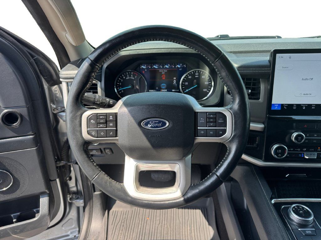 Certified 2022 Ford Expedition XLT RWD image 16