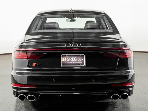 Used 2025 Audi S8 image 11
