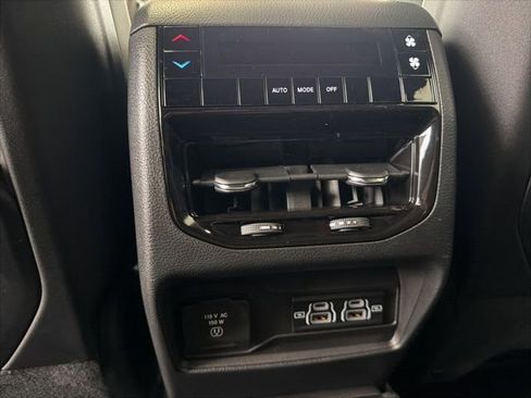New 2026 Jeep Grand Cherokee L 4WD image 17