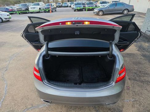 Used 2012 Hyundai Azera Base 4dr Sedan image 45