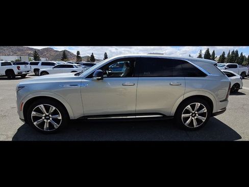 Used 2025 Cadillac Escalade IQ Luxury 1 AWD/4WD image 8