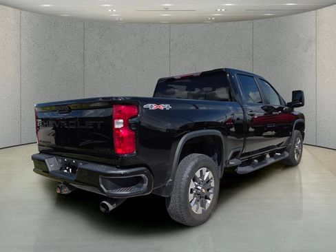 Used 2023 Chevrolet Silverado 2500 Custom w/ Custom Convenience Package AWD/4WD image 4